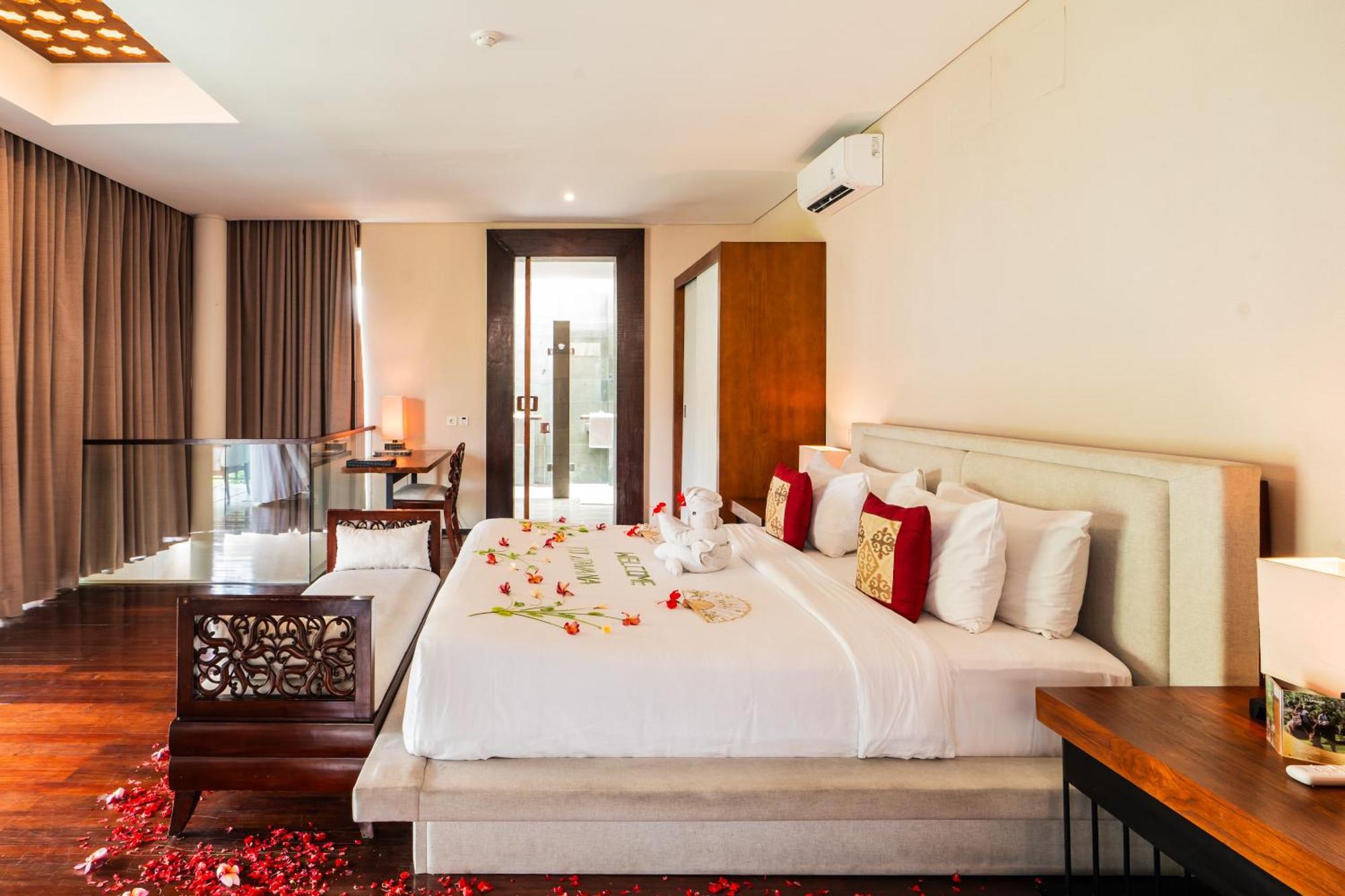 Javana Royal Villas Seminyak  Exterior photo